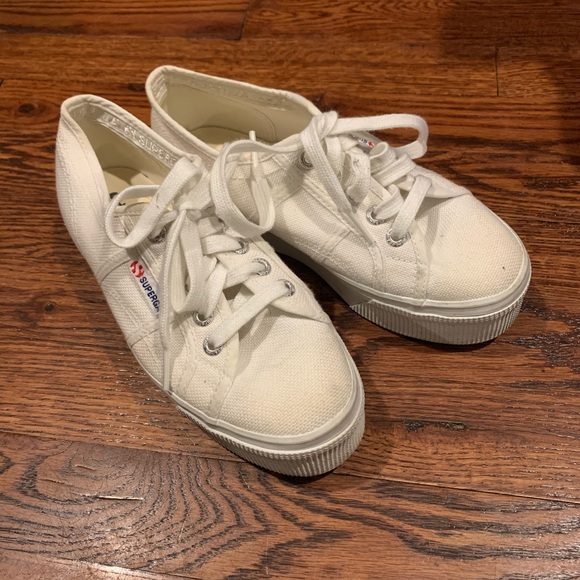 white superga size 5